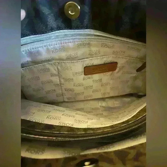 Michael Kors jet set east west signature bag gold detail brown and gold - Picture 6 of 6